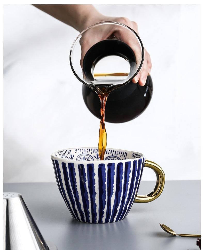 Lisslune | Large hand-painted coffee/mugs - golden handles - 330 ml