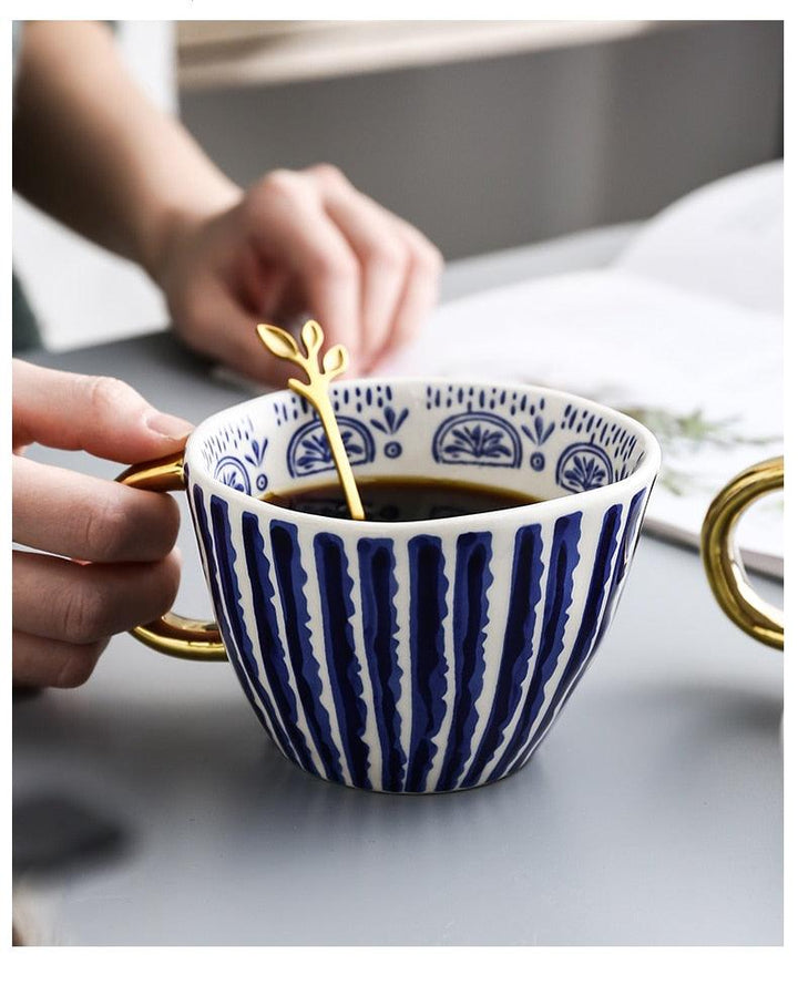 Lisslune | Large hand-painted coffee/mugs - golden handles - 330 ml