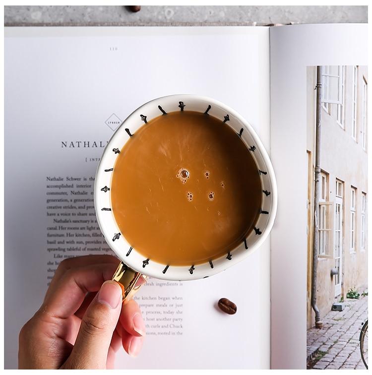 Lisslune | Large hand-painted coffee/mugs - golden handles - 330 ml