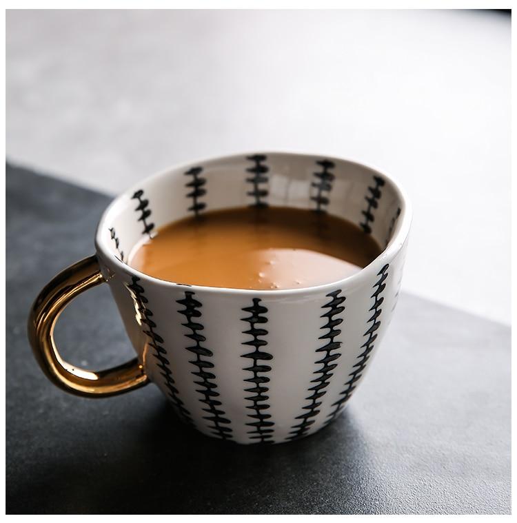 Lisslune | Large hand-painted coffee/mugs - golden handles - 330 ml