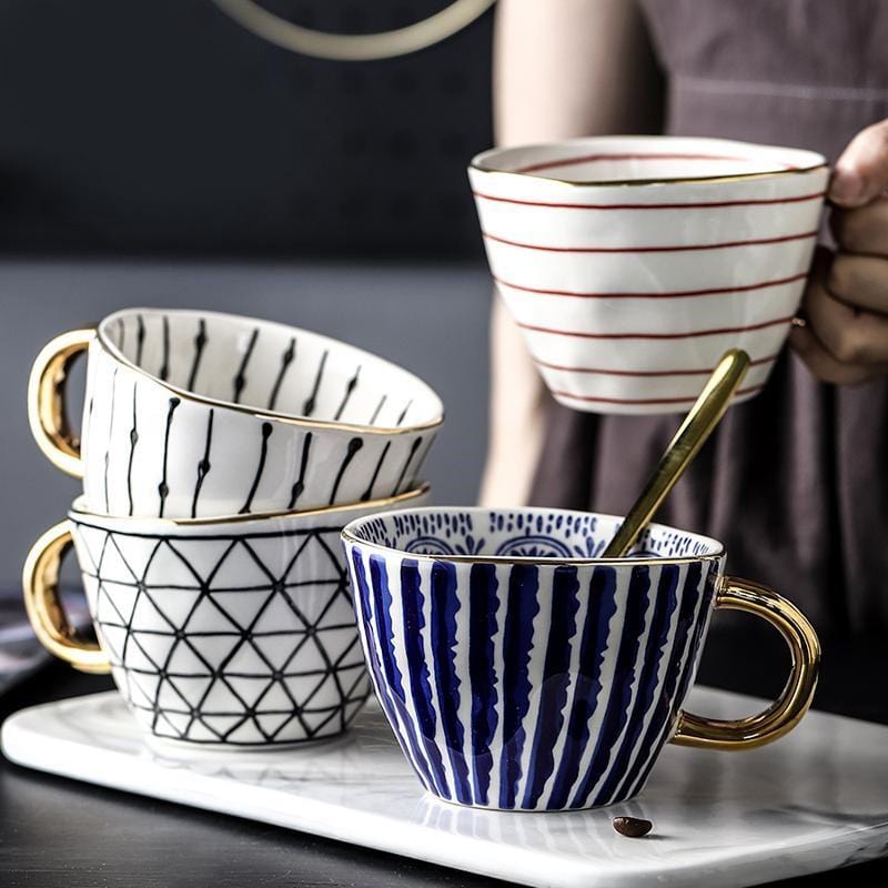 Lisslune | Large hand-painted coffee/mugs - golden handles - 330 ml