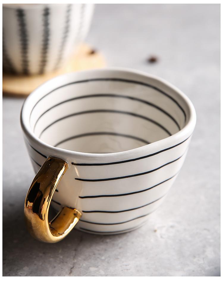 Lisslune | Large hand-painted coffee/mugs - golden handles - 330 ml