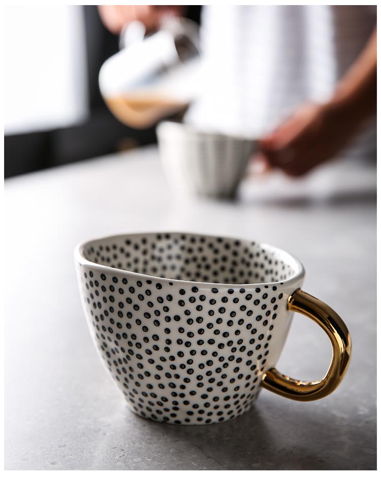 Lisslune | Large hand-painted coffee/mugs - golden handles - 330 ml