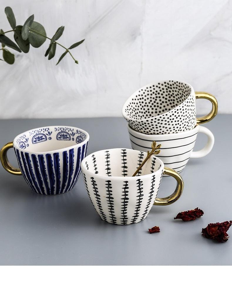 Lisslune | Large hand-painted coffee/mugs - golden handles - 330 ml