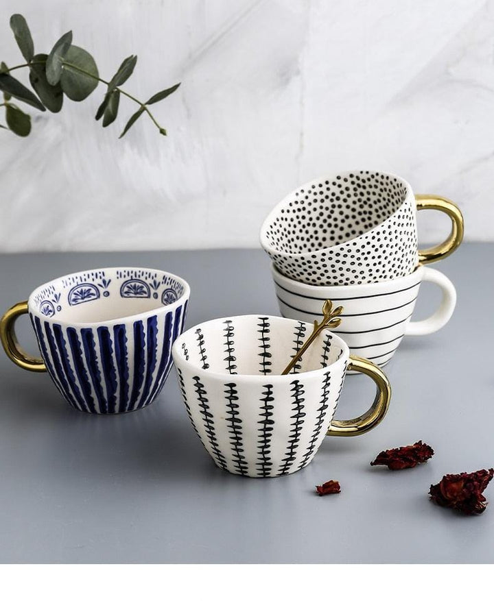 Lisslune | Large hand-painted coffee/mugs - golden handles - 330 ml
