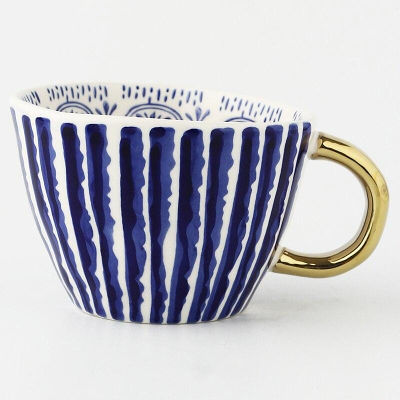 Lisslune | Large hand-painted coffee/mugs - golden handles - 330 ml