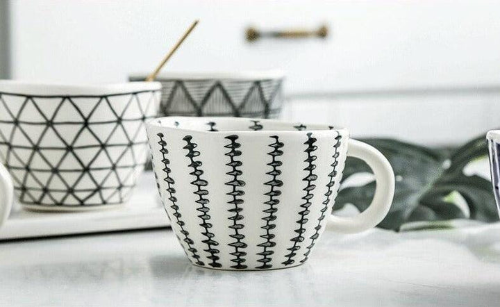 Lisslune | Large hand-painted coffee/tea cups - White handles - 330 ml