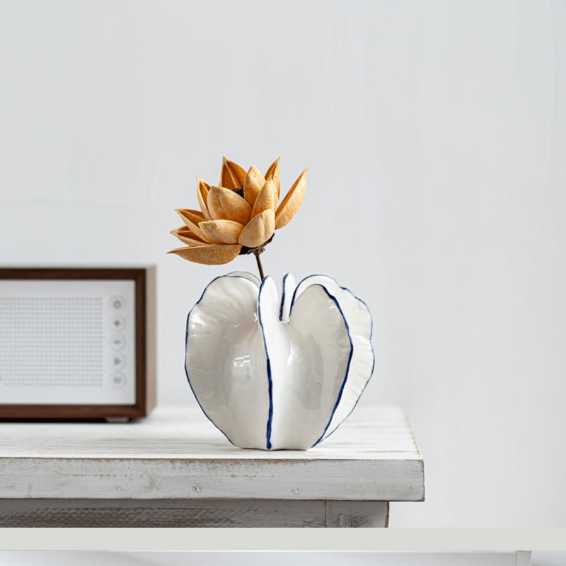 Lisslune | Starfruit Porcelain Vase