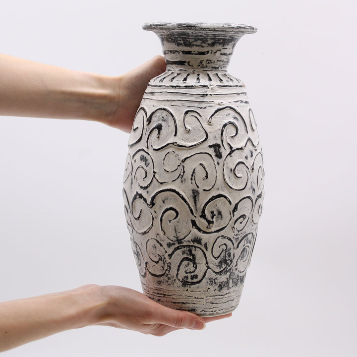Lisslune | Swirls Lombok Ceramic Vase