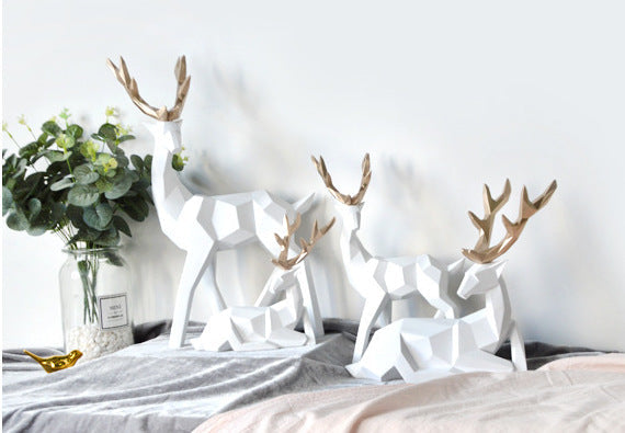 Lisslune | Geometric Reindeer Sculptures