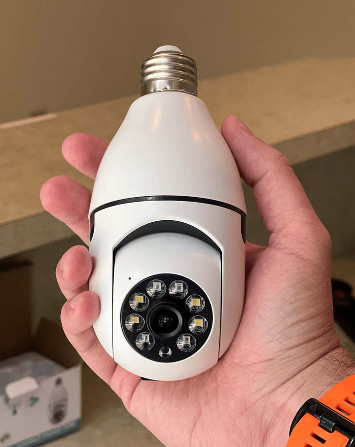Lisslune | 360° Light Bulb Security Camera with Motion Tracking