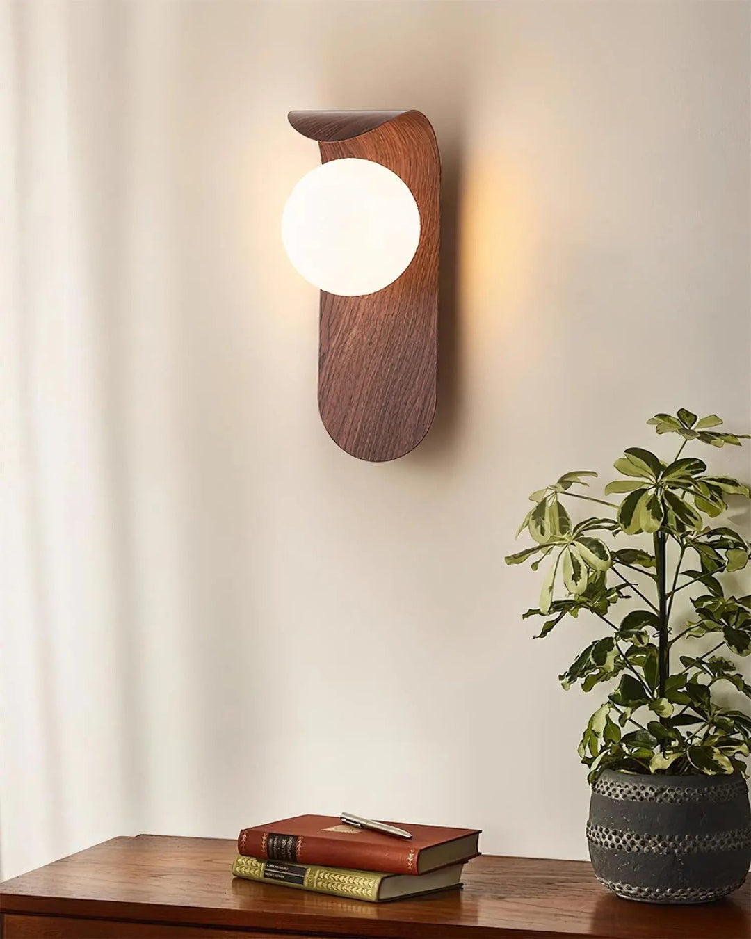 Lisslune | Carlyle Wall Lamp | Stylish Modern Lighting for Any Room
