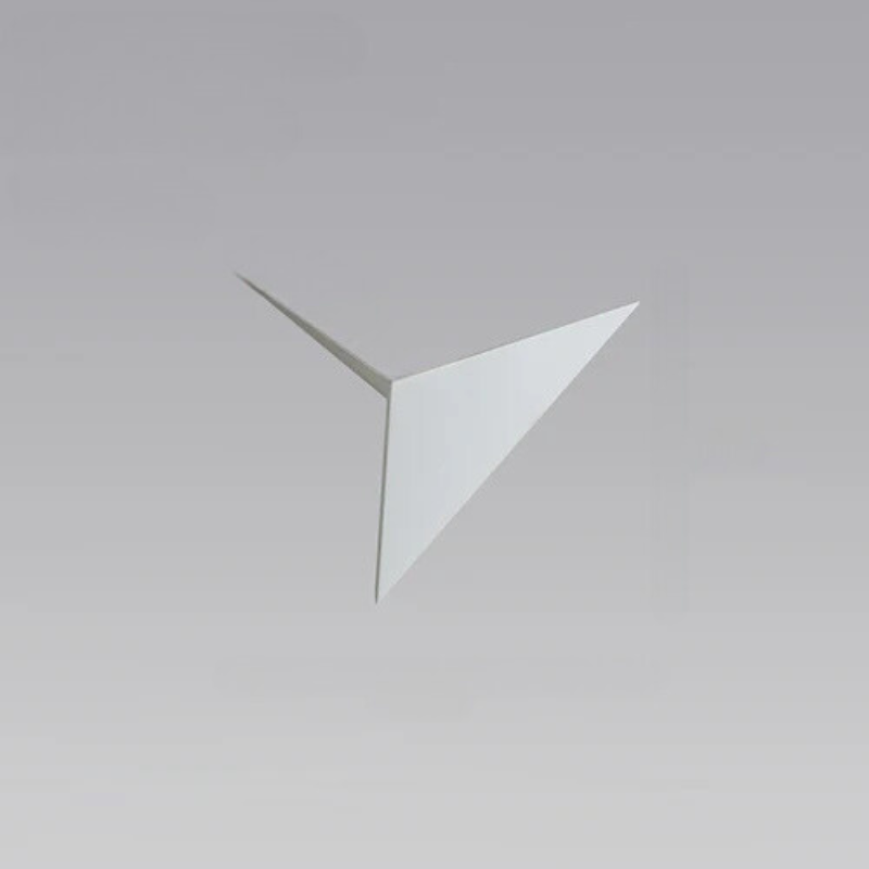 Lisslune | LumiTri - Minimalistic triangular wall lamp