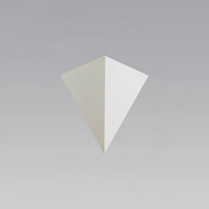 Lisslune | LumiTri - Minimalistic triangular wall lamp