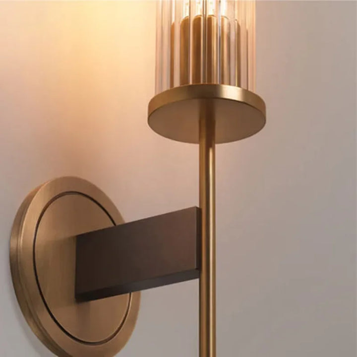 Lisslune | Möni | Modern Wall Lamp with Ribbed Glass and Brass Finish