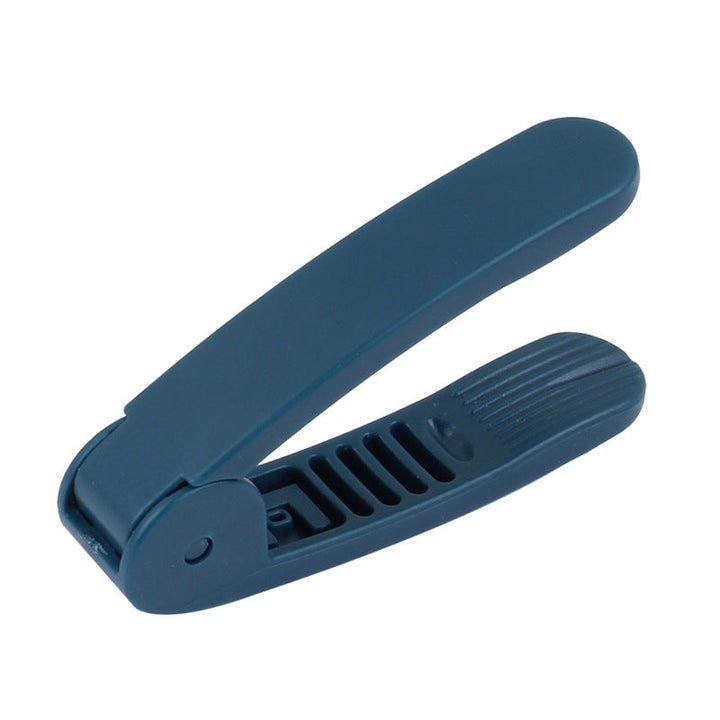 Lisslune | Peanut Seed Peel Plastic Peanut Clip