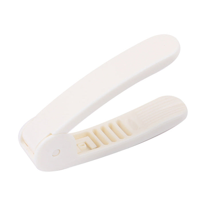 Lisslune | Peanut Seed Peel Plastic Peanut Clip