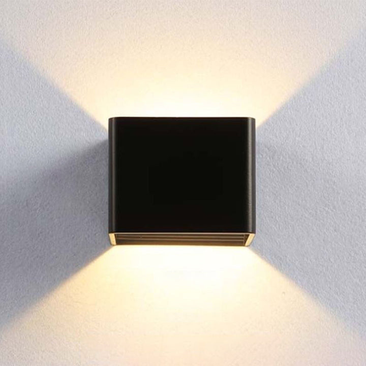 Lisslune | OrrSquare – Modern square wall lamp for stylish lighting
