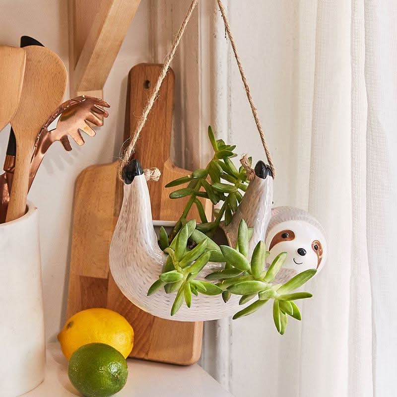 Lisslune | LUMA – Stylish Hanging Sloth Vase for Your Spaces