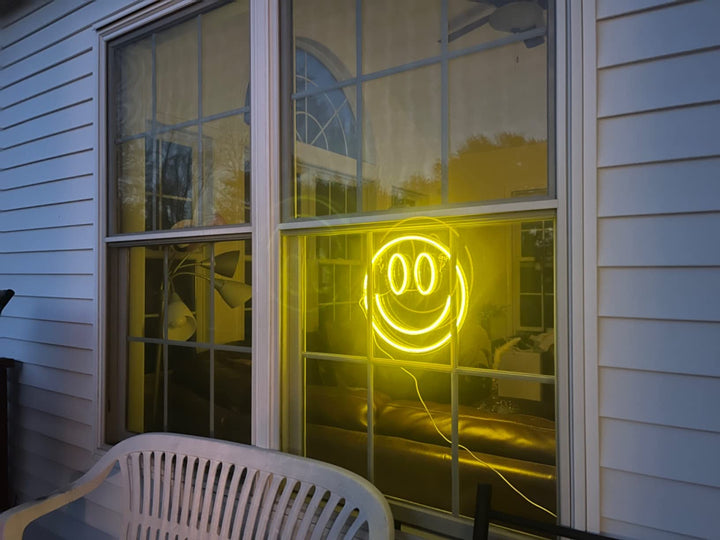 Lisslune | Smile Face Neon Sign
