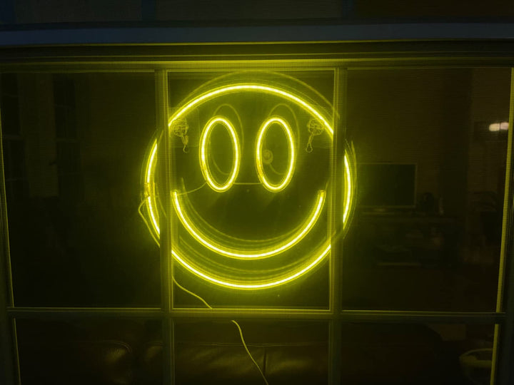 Lisslune | Smile Face Neon Sign