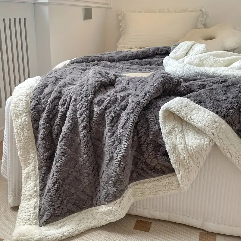 Lisslune | SHERPLY – Reversible Sherpa Fleece Blanket for Year-Round Comfort