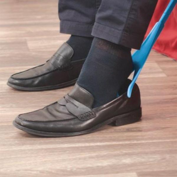 Lisslune | EasySock - Now put on compression stockings & socks easily