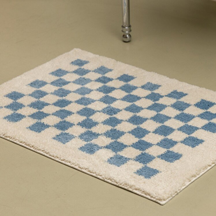 Lisslune | Soft, fluffy bathroom rug with check pattern