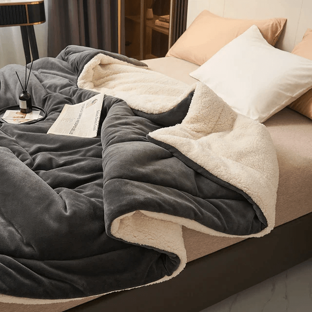 Lisslune | SOFTHUG LUXE – Plush Flannel Fleece Blanket for Comfort & Style