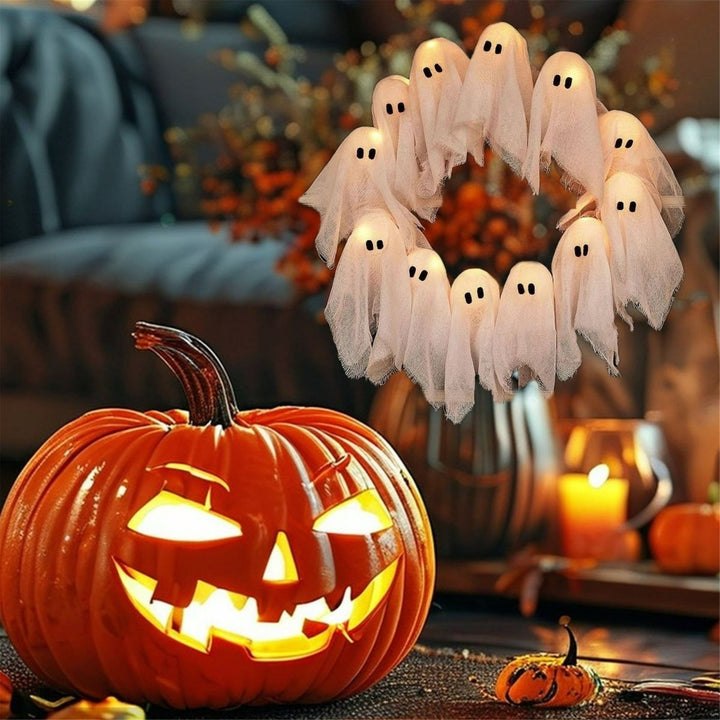 Lisslune | SPOOKGLOW – LED Ghost Wreath with 12 Illuminated Spirits