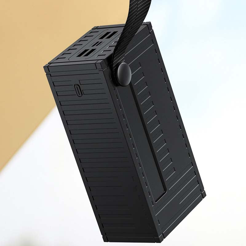 Lisslune | Fast charging power bank with digital display