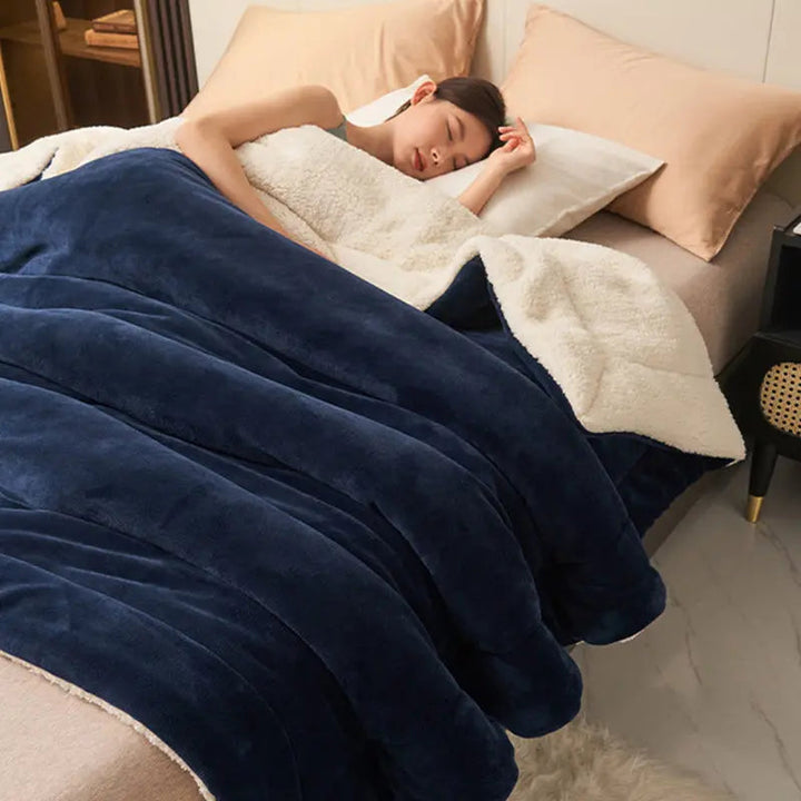Lisslune | HugLuxe Reversible Blanket – Velvet & Lambswool for All Seasons