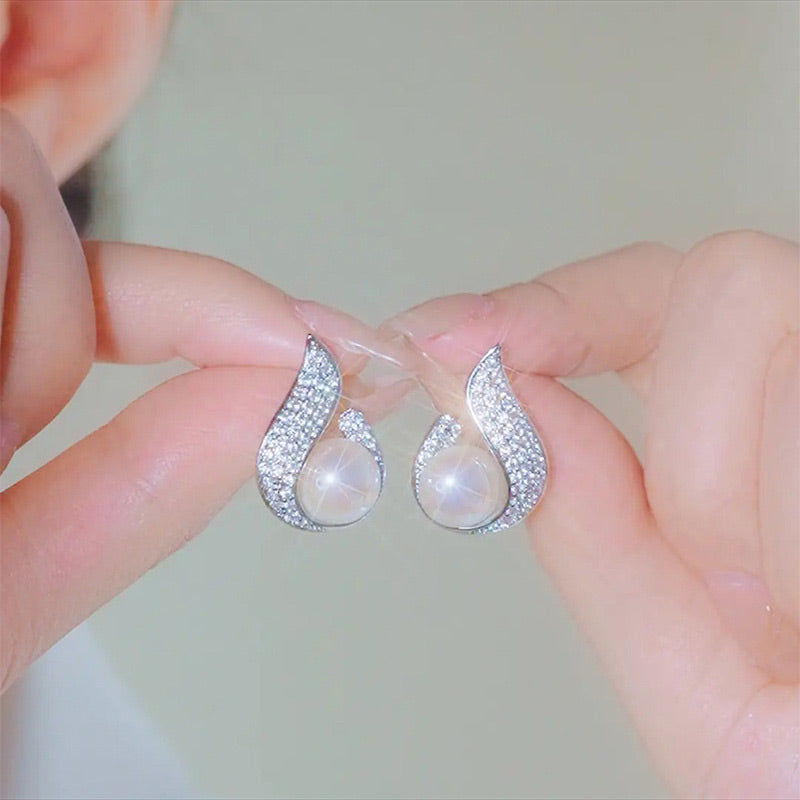 Lisslune | Elegant earrings with pearl imitation and rhinestone