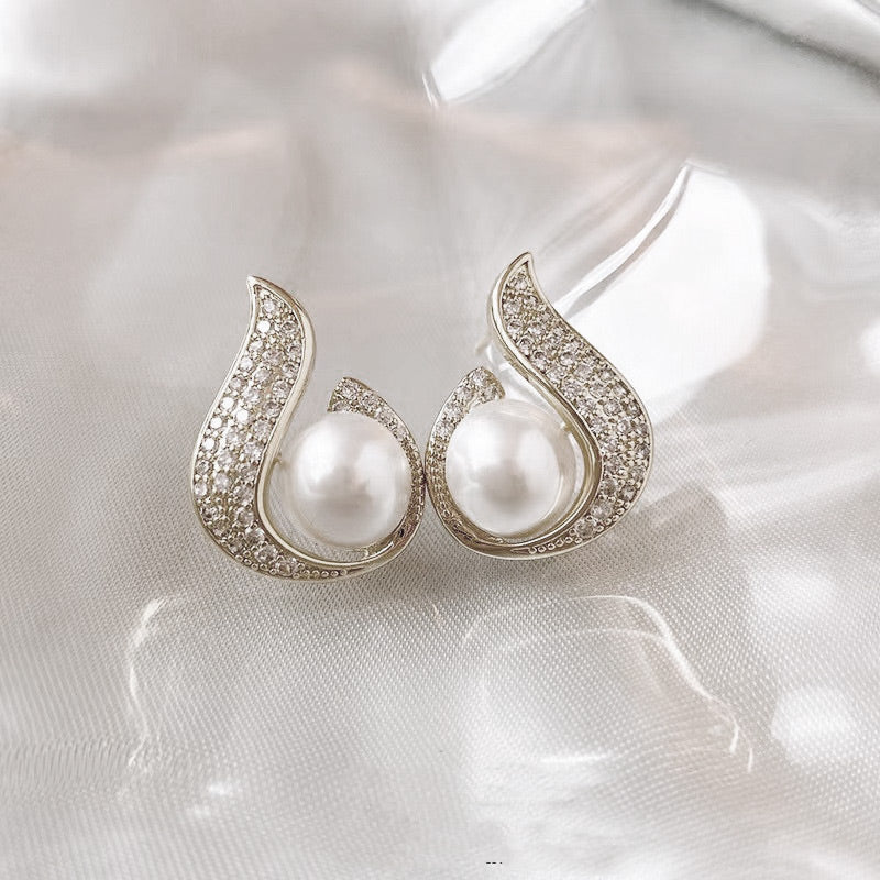Lisslune | Elegant earrings with pearl imitation and rhinestone