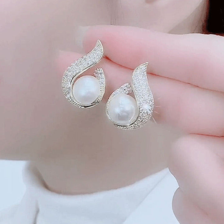 Lisslune | Elegant earrings with pearl imitation and rhinestone