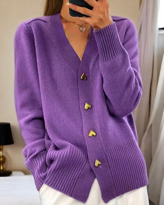 Lisslune | Elegant cardigan with heart buttons