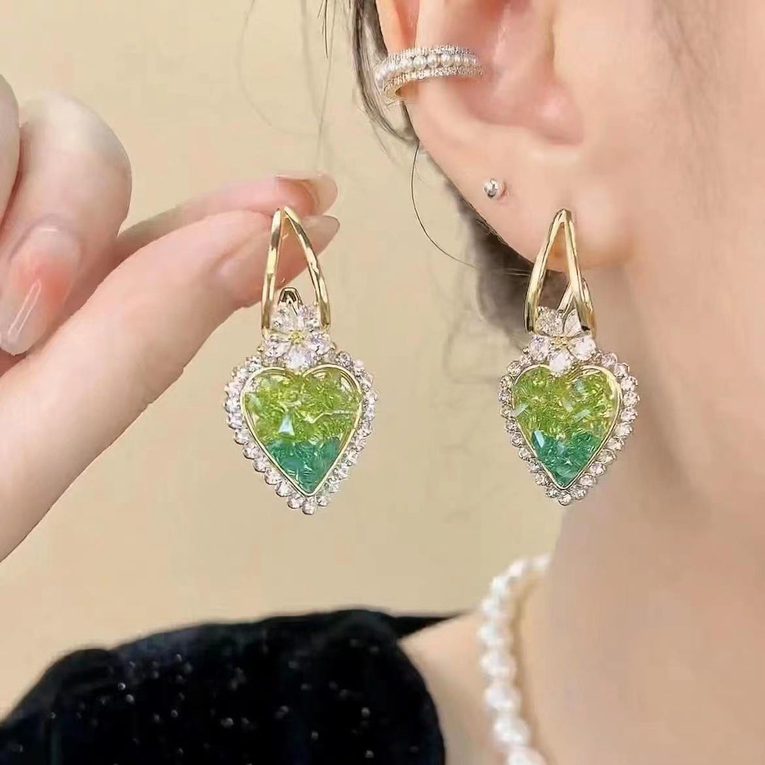 Lisslune | Earrings with heart in green crystals