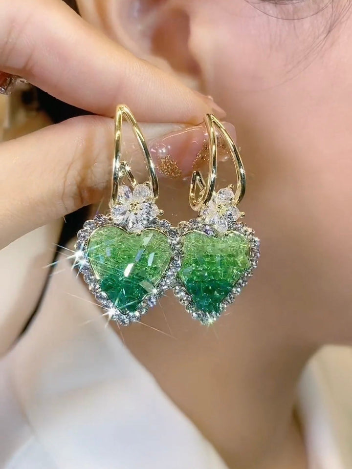 Lisslune | Earrings with heart in green crystals