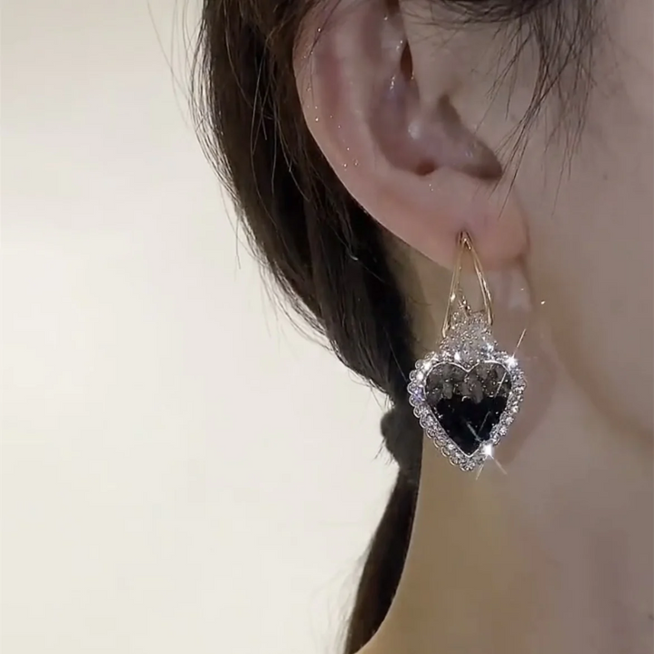 Lisslune | Earrings with heart in green crystals