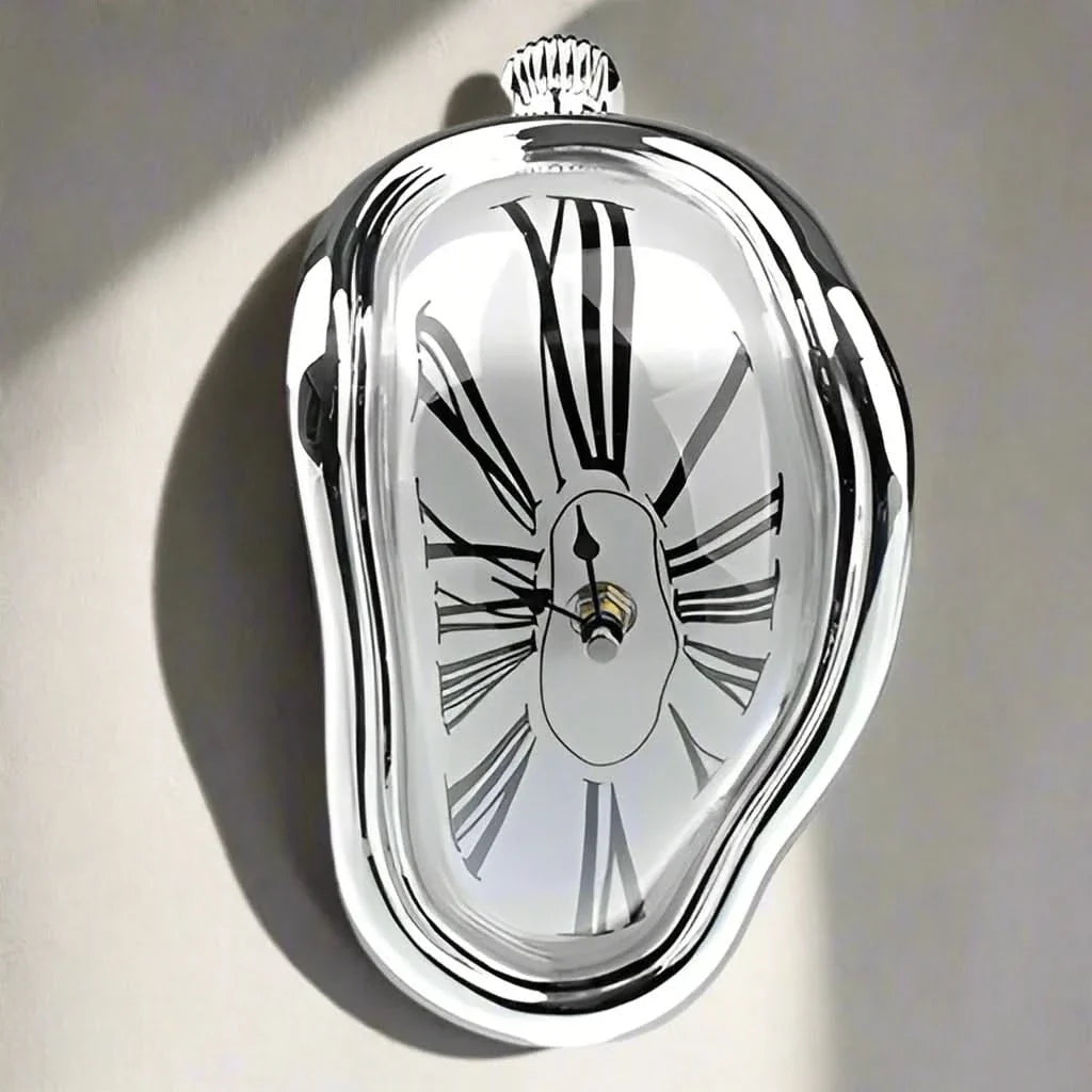 Lisslune | Cali - Surrealistic dripping wall clock