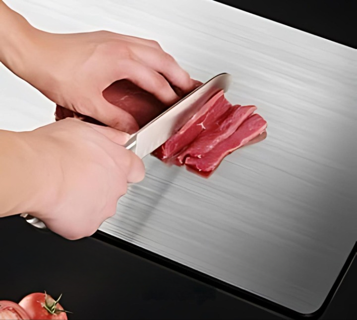 Lisslune | Stainless Steel Cutting Board - ChefGuard
