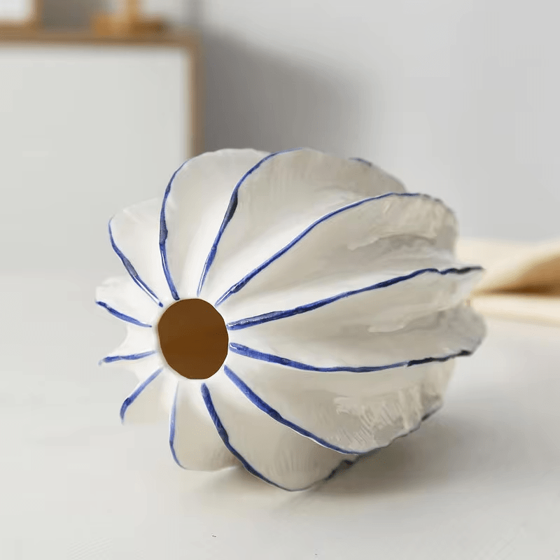 Lisslune | Starfruit Porcelain Vase
