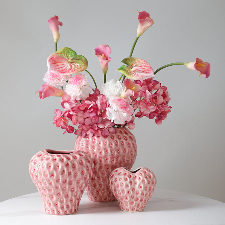 Lisslune | Strawberry-structured ceramic vase