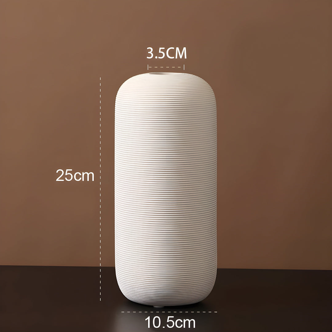 Lisslune | Minimalistic Handcrafted Ceramic Zen Vase