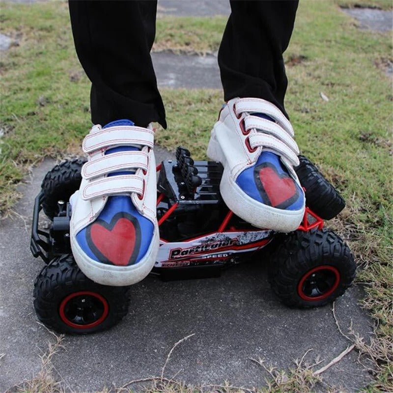Lisslune | TerraClimb X4 – 4x4 RC Monster Truck for Powerful Off-Road Action