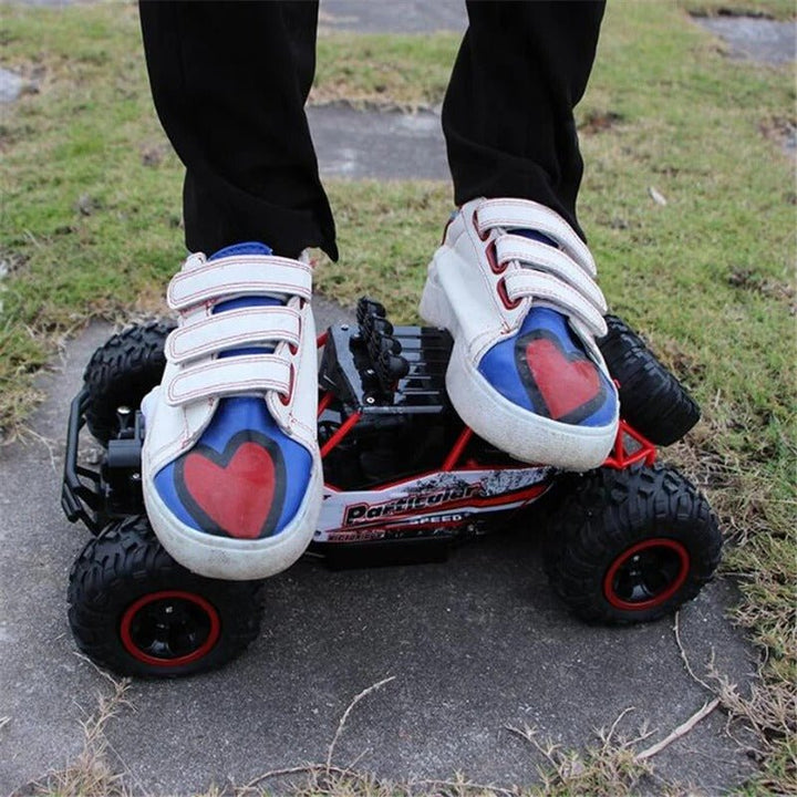 Lisslune | TerraClimb X4 – 4x4 RC Monster Truck for Powerful Off-Road Action