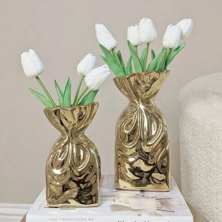 Lisslune | Naya - Beautiful golden vase