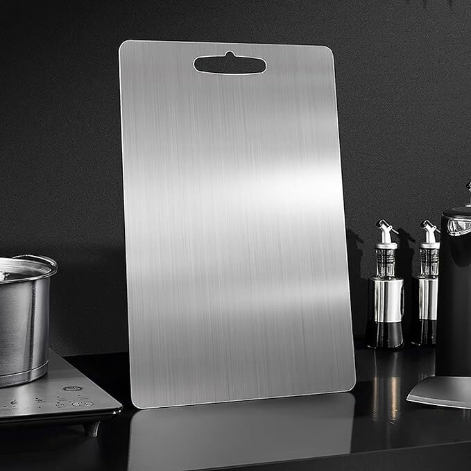 Lisslune | TitanEdge - Titanium Cutting Board