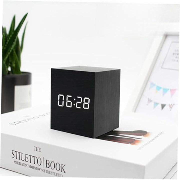 Lisslune | ZENICUBE – Minimalist LED Alarm Clock with Time, Date & Temperature Display