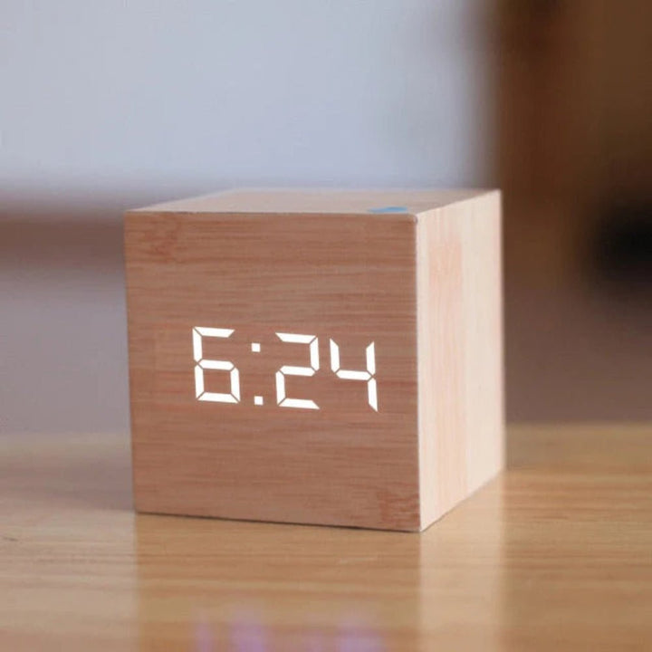Lisslune | ZENICUBE – Minimalist LED Alarm Clock with Time, Date & Temperature Display